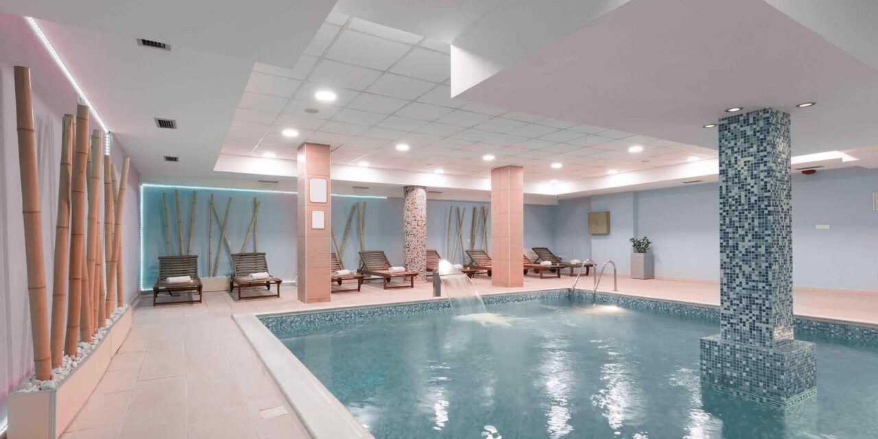 https://hairbellagio.com/wp-content/uploads/2018/10/spa-pool-2-1280x640.jpg